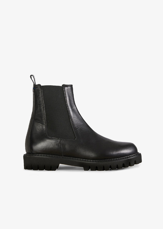 ESSEN Leather Lug Sole Black Boot