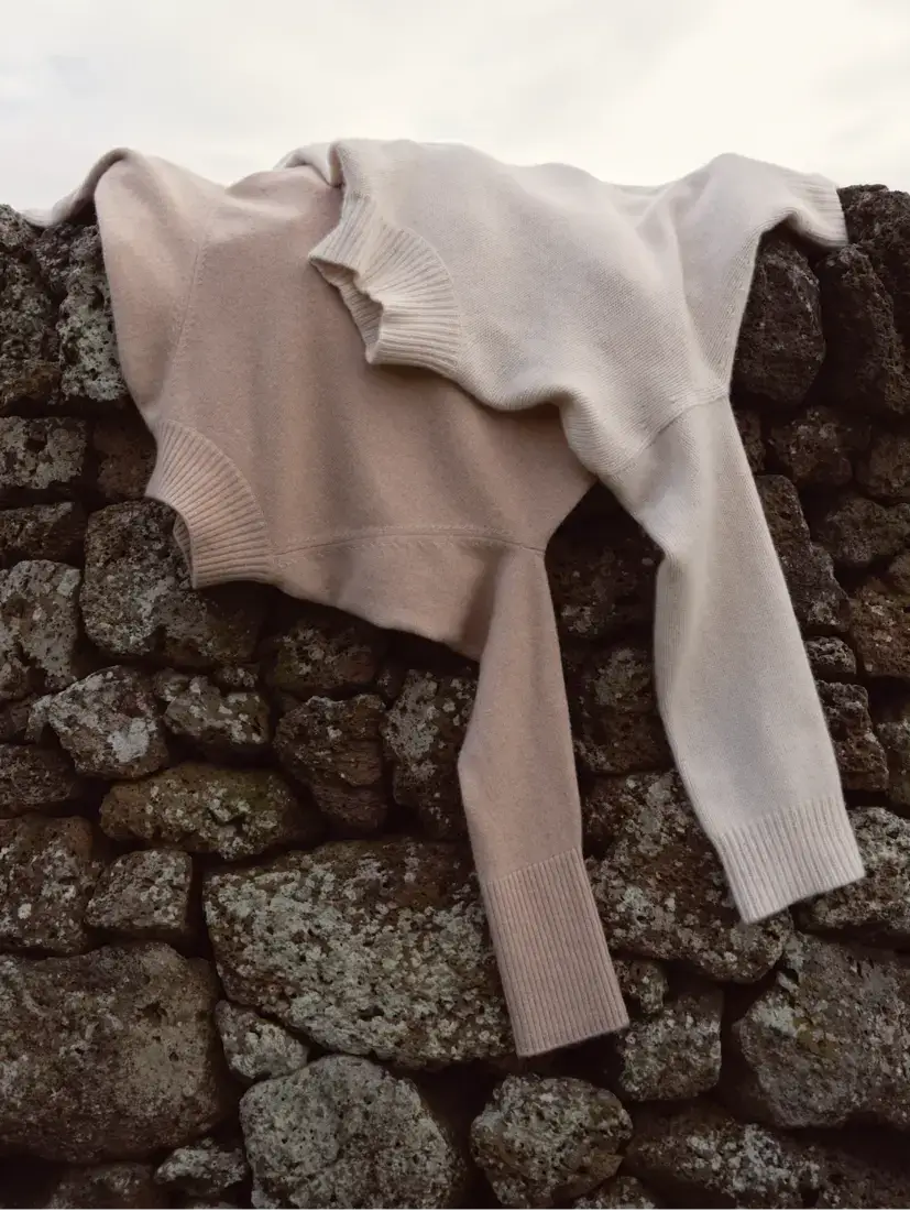 KNITWEAR