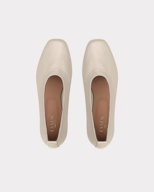 ESSEN Foundation Ballet Flat Ivory